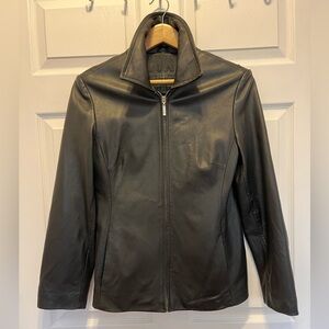 Winlett M black leather jacket. New but w 2 small damaged spots on left shoulder